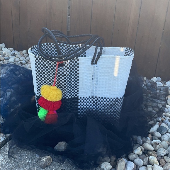 NWT. Fati Tote. - Picture 3 of 4